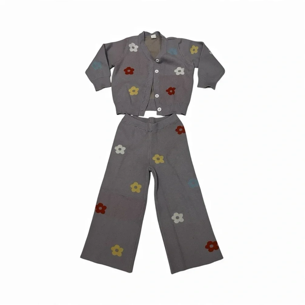 SHEIN Kids Gray Set with Colorful Floral Design